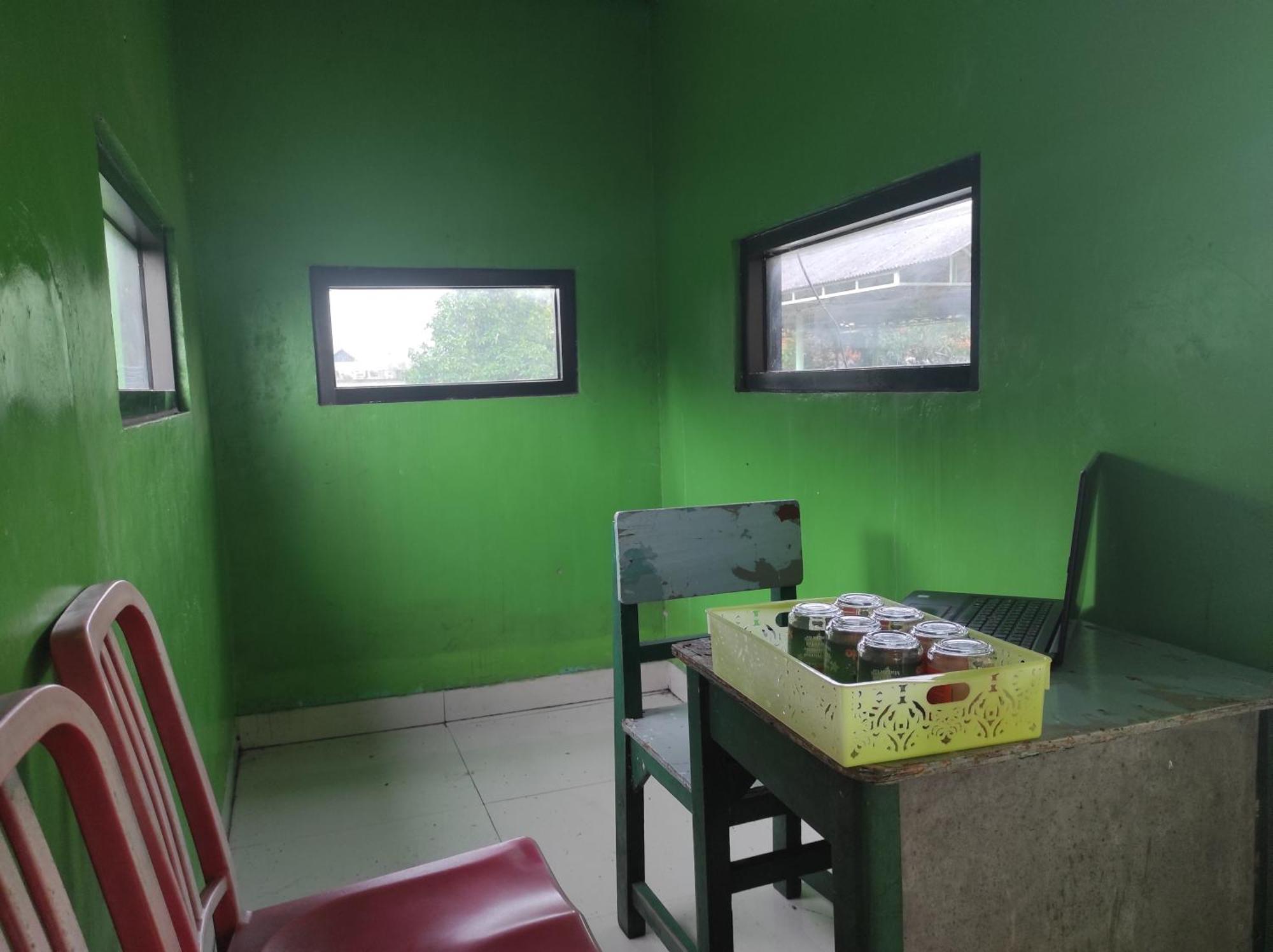 Oyo 90333 Wisma Tenang Jaya Syariah Majalengka Dış mekan fotoğraf